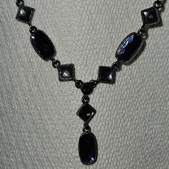 💵3/$20 Vintage Avon Jewelry Set Necklace and Earrings - Picture 6 of 13